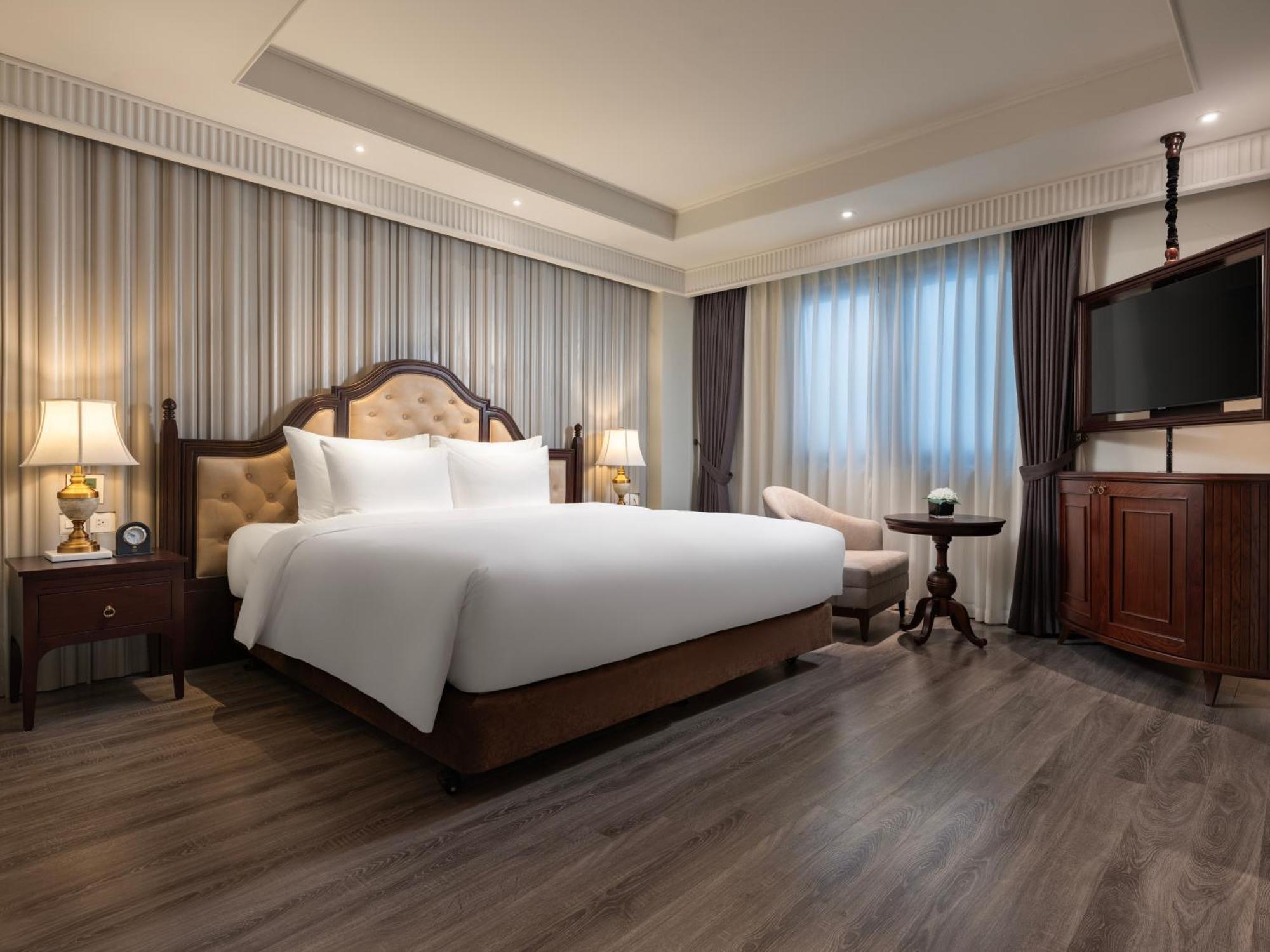 Grand Hotel Du Lac Hanoi Buitenkant foto Deluxe Suite