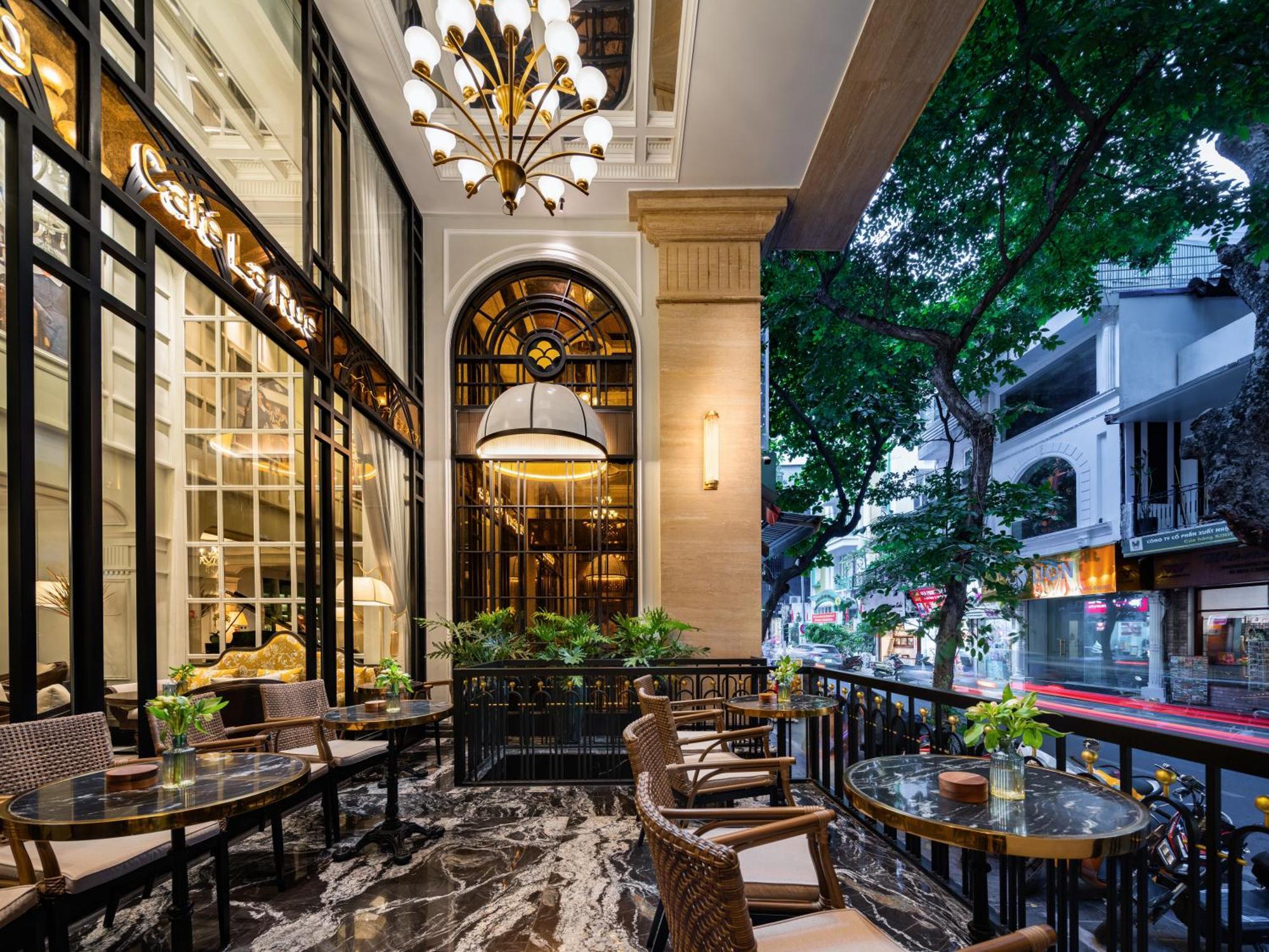 Grand Hotel Du Lac Hanoi Buitenkant foto The hotel's lobby